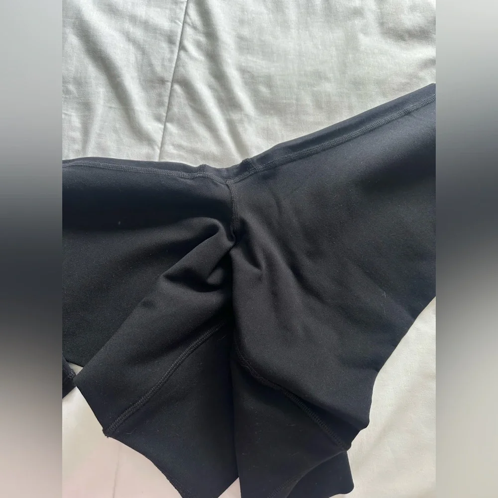 ALO YOGA AIRBRUSH LEGGINGS - Picture 2 of 3